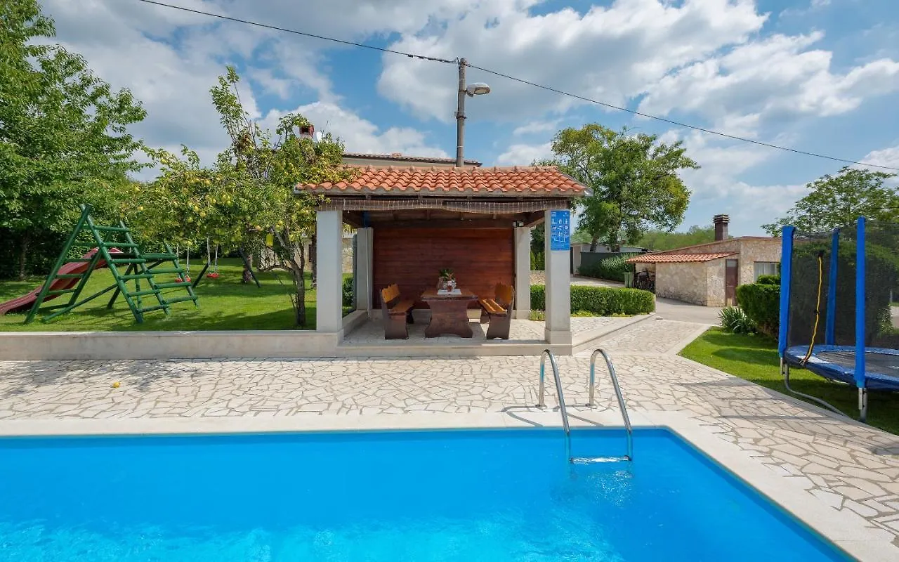 Villa Semy Pazin 0*,