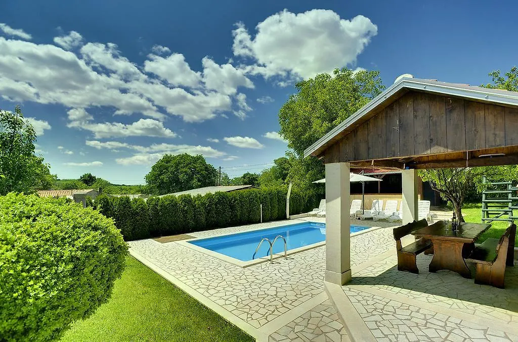 Villa Semy Pazin 0*,